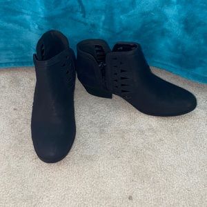 Women’s Black Bootie shoes